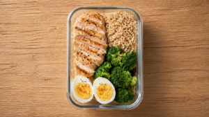 鶏むね肉と玄米とブロッコリーのお弁当(ガラス容器)